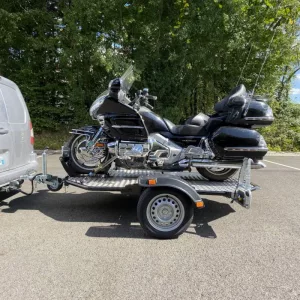 COPMUNO600-NOIR-Remorque-porte-moto-abaissable-et-pliable-Cochet-noir-PTC600kg-1.jpg Remorque porte-moto abaissable et pliable Cochet (noir) PTC600kg