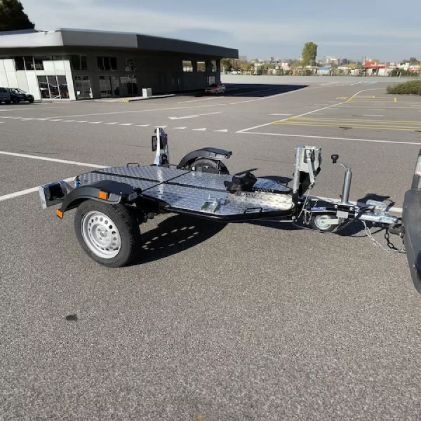 COPMUNO600-NOIR-Remorque-porte-moto-abaissable-et-pliable-Cochet-noir-PTC600kg-2.jpg Remorque porte-moto abaissable et pliable Cochet (noir) PTC600kg